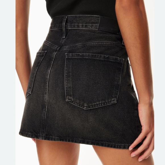 EUC- Aritzia CITIZENS OF HUMANITY Beatnik Denim Mini Skirt in Trumpet (25) - Picture 4 of 16